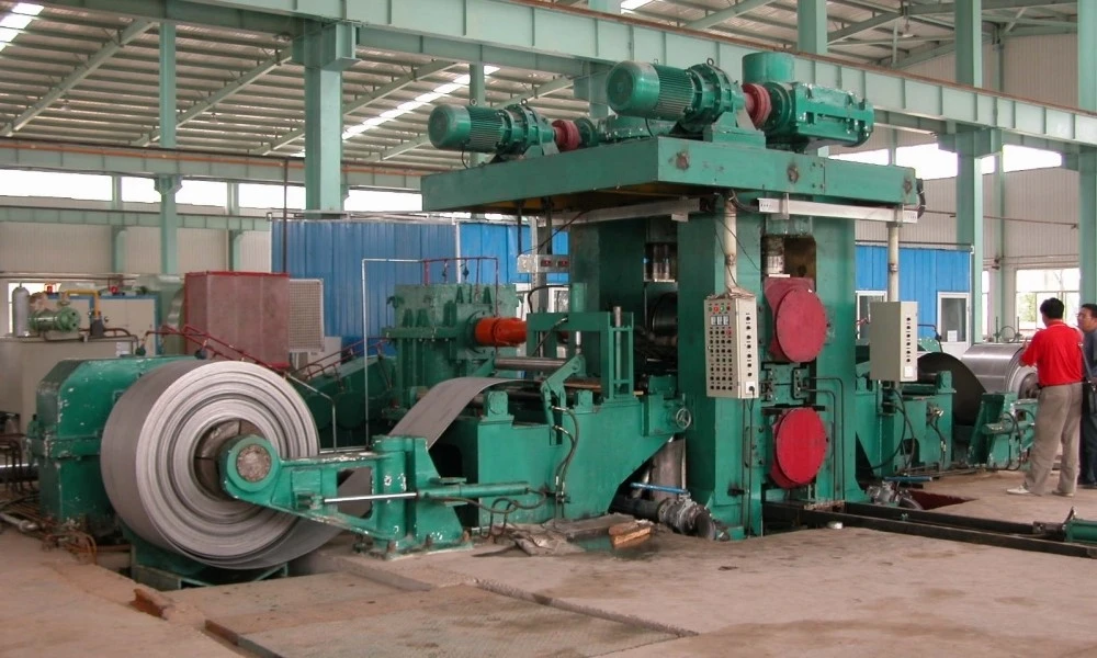 Four-high reversible rolling mill Four-high reversible rolling mill